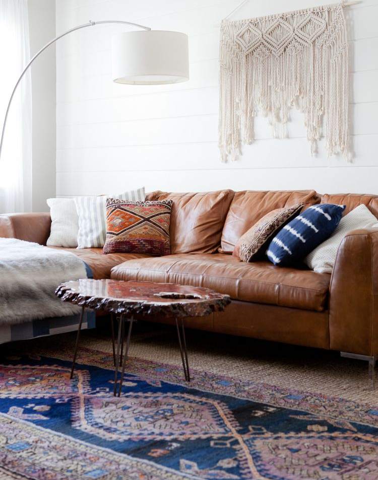 ethno matta läder soffa golvlampa blå kamel färg