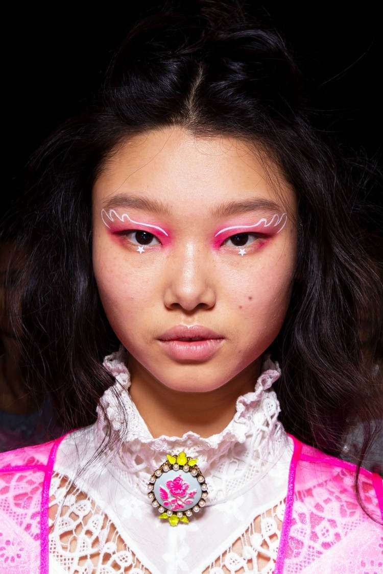 Neon Pink Eye Makeup Makeup Tips Euphoria Makeup Instruktioner
