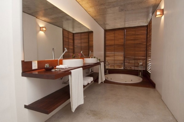 Lägenhet badrum vitbrun makenna resort Brasilien