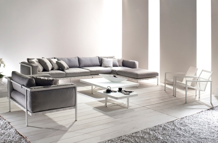 design-soffa-fåtölj-aluminium-ram-vitt pulverlackerat vardagsrum