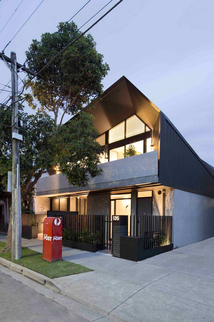Exklusivt bostadshus-arkitektur-modern-gata