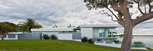 minimalistiskt arkitekturhus vid kusten-australien
