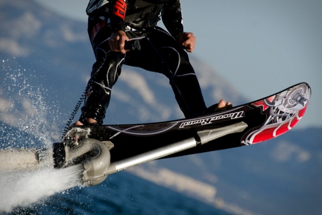 Vattensportutrustning-hoverboard-med-anslutning-slang-zapata-racing