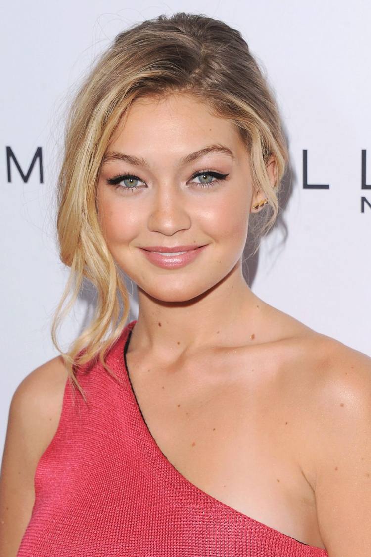 applicera eyeliner stjärnor gigi hadid unga färska