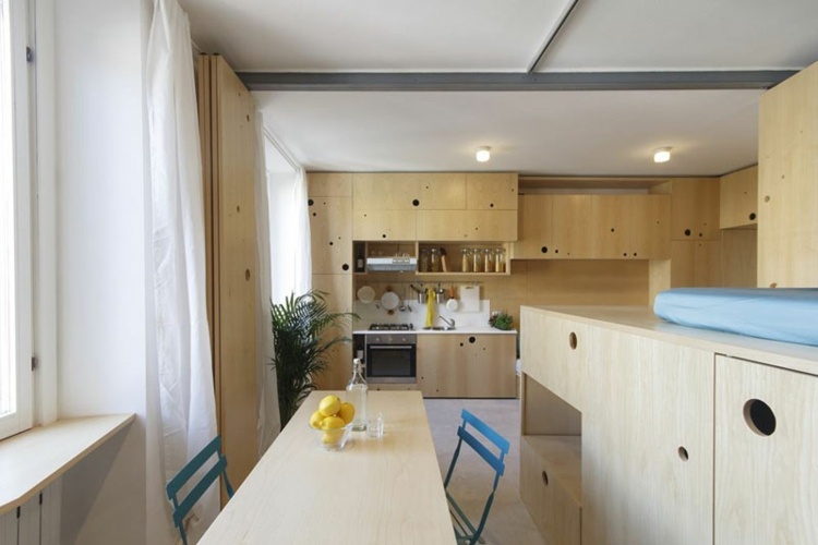 Vikdörrar-askträ-matsal-matbord-pentry-rumsindelning