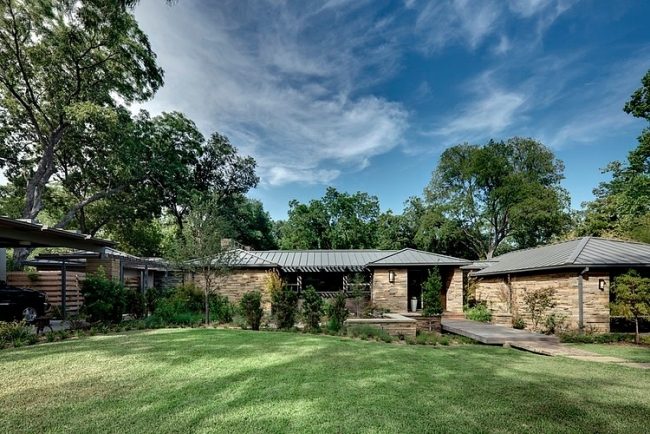 Modern enfamiljshus-Fisher Road-Texas Domiteaux-Baggett Architects lantlig stil