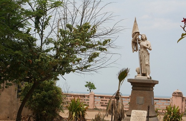 park-in-pondicherry-statue-of-joan-of-arc