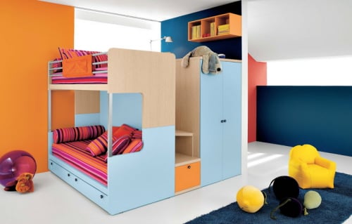 färgglad möbelbox för barnrum