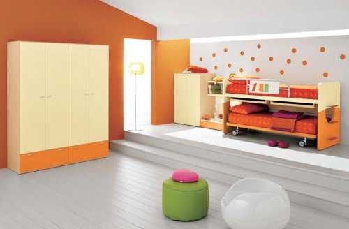 färgglada-barn-rum-möbler-varm-orange