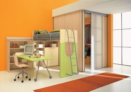 färgglada-barnrum-möbler-garderob-ljus-trä-orange