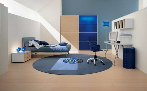 färgglada-barn-rum-möbler-mörk-blå-ljus-trä