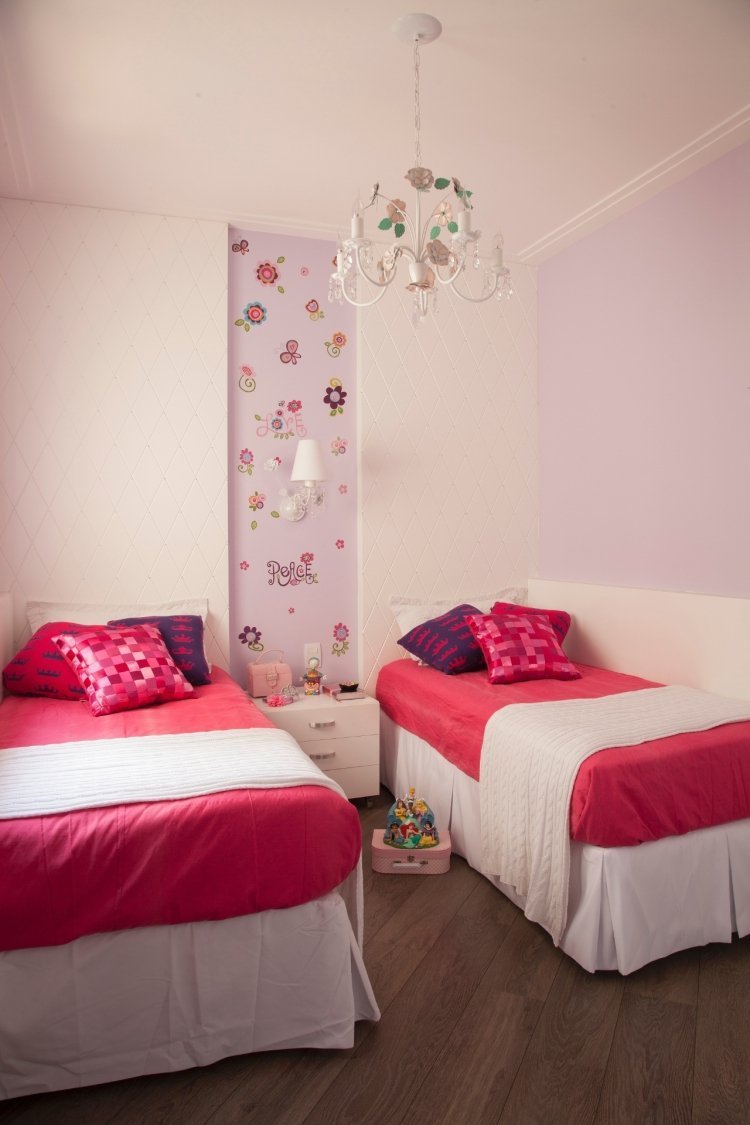 färg-vägg-design-plantskola-flicka-lila-färg-blommor-vägg-klistermärken