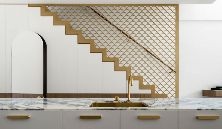 färg guld kök-trappa-räcke-mönster