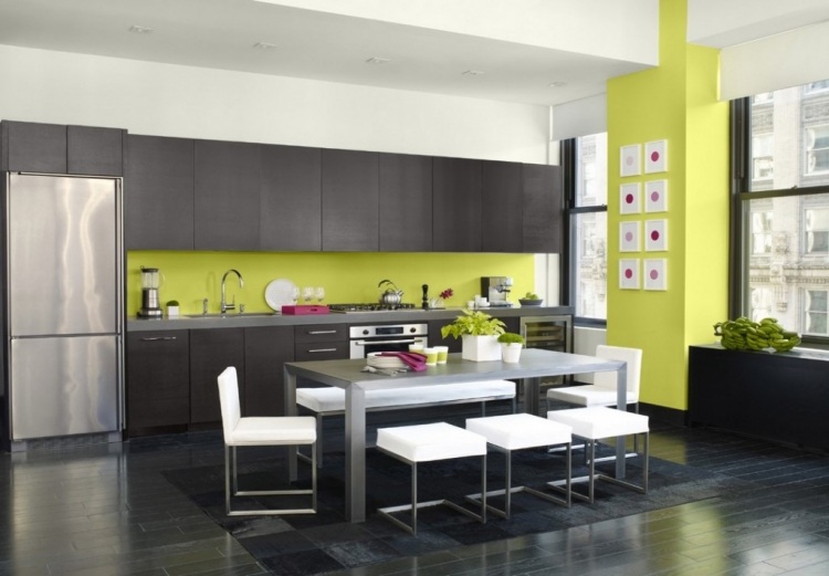 färg-kök-vägg-färger-fronter-modern-grå-högglans-neon-grön-gul-anhracit-fönster
