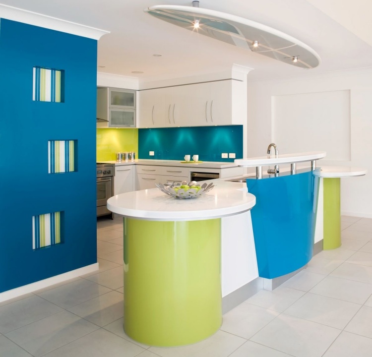 färg-kök-vägg-färger-fronter-modern-vit-pop-blå-grön-ljus-färg