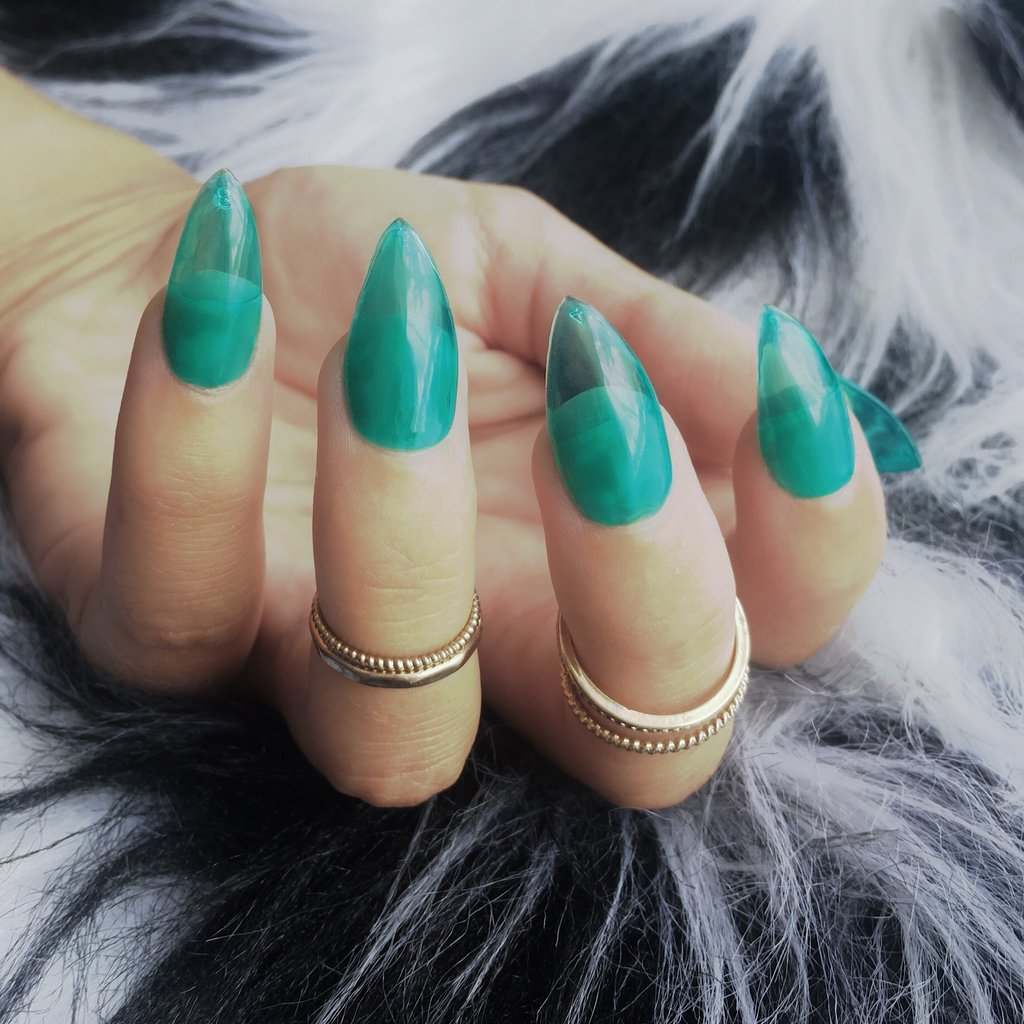 Jelly Nails gör din egen nageltrend stilett nagelform