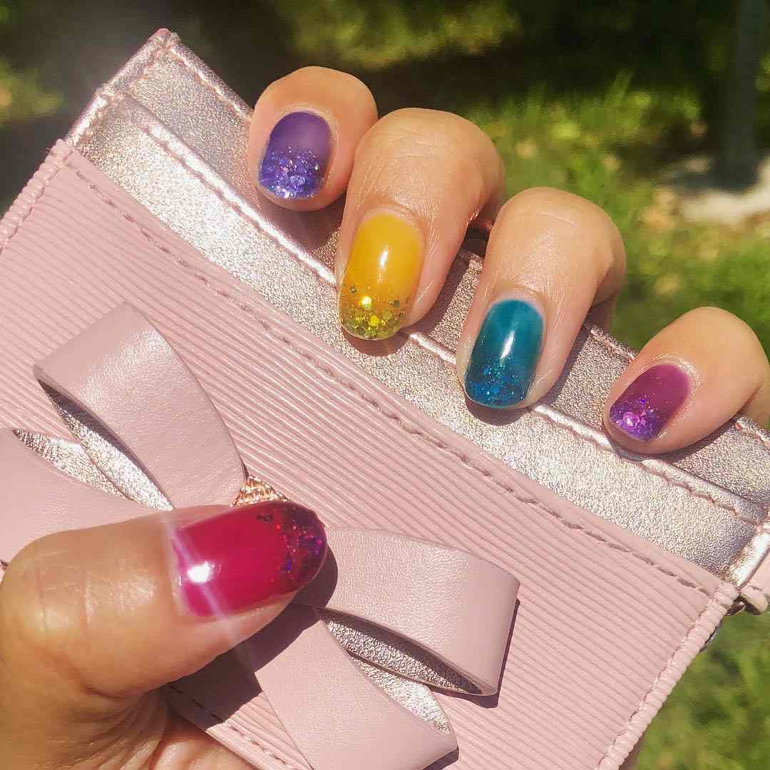 Jelly Nails korta neonfärger nagellack Rainbow naglar Sommarinstruktioner nageltrender