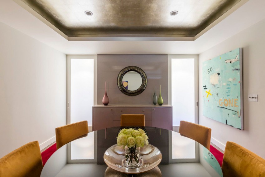färg-design-idéer-nyc-appartement-matsal-matta-grå-tak-silver-stoppade stolar-ockra färg