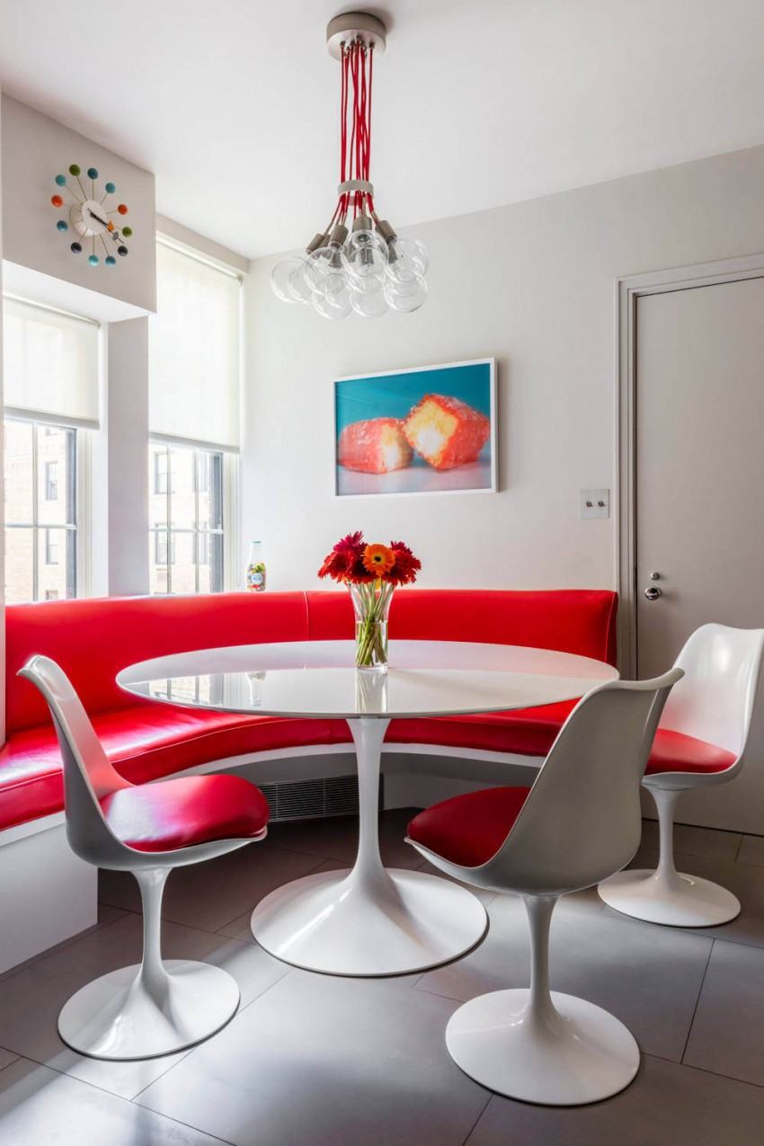 färg-design-idéer-nyc-appartement-sittplatser-tulpan-stol-röd klädsel-vit-plast