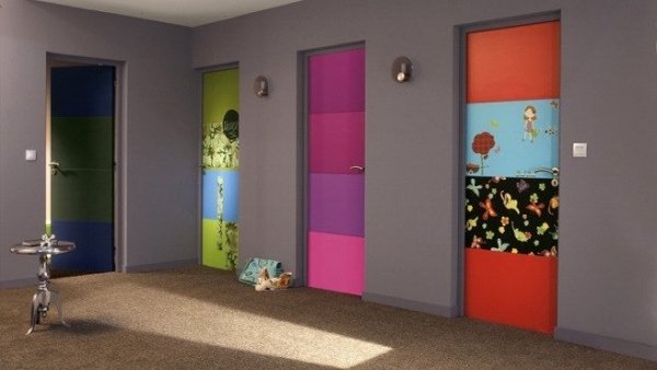 färg-design-i-korridoren-idéer-gimmicks-med-vägg-måla-designer-dörrar
