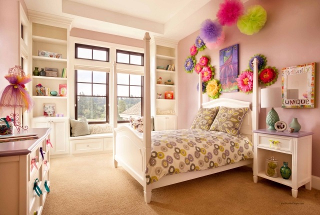 färg-design-barnrum-tjejer-rosa-vägg-måla-vita-möbler