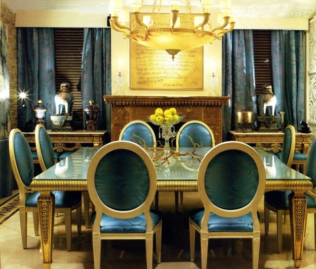 Matsal-klassiska-möbler-guld-överflöd-barock-inspirerade-faciliteter