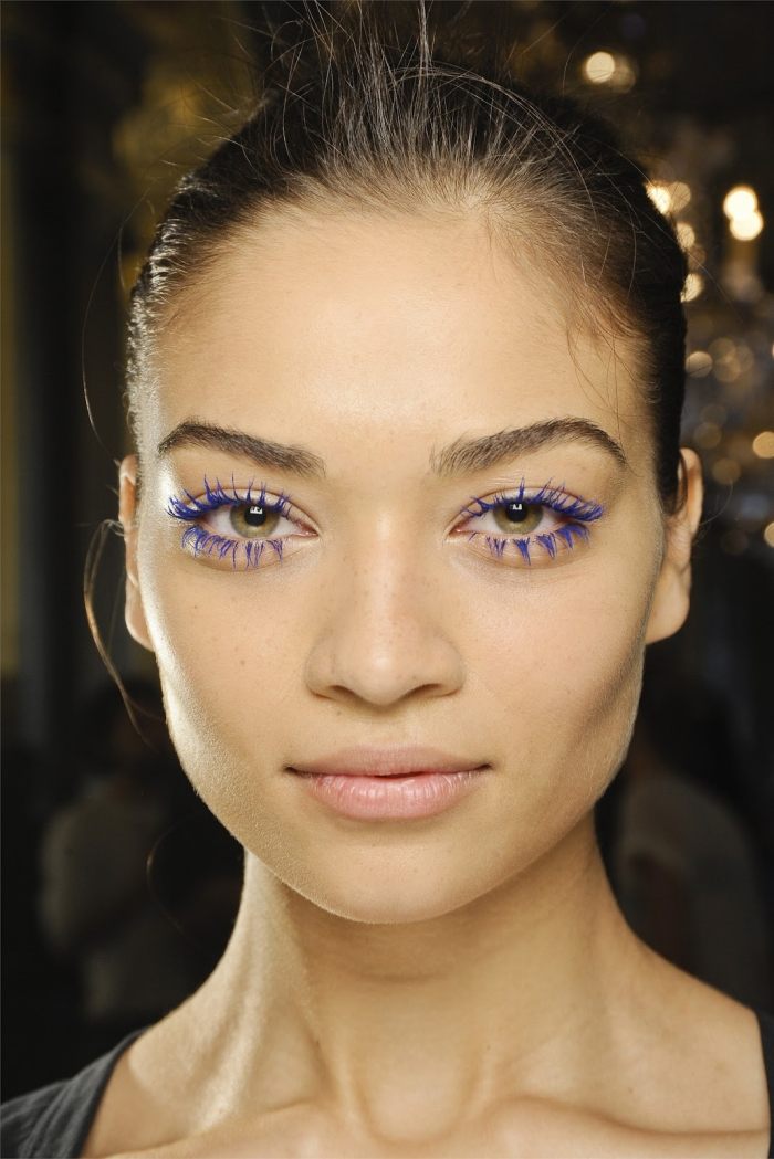 blue-mascara-stella-mccartney-fashion-show-2012