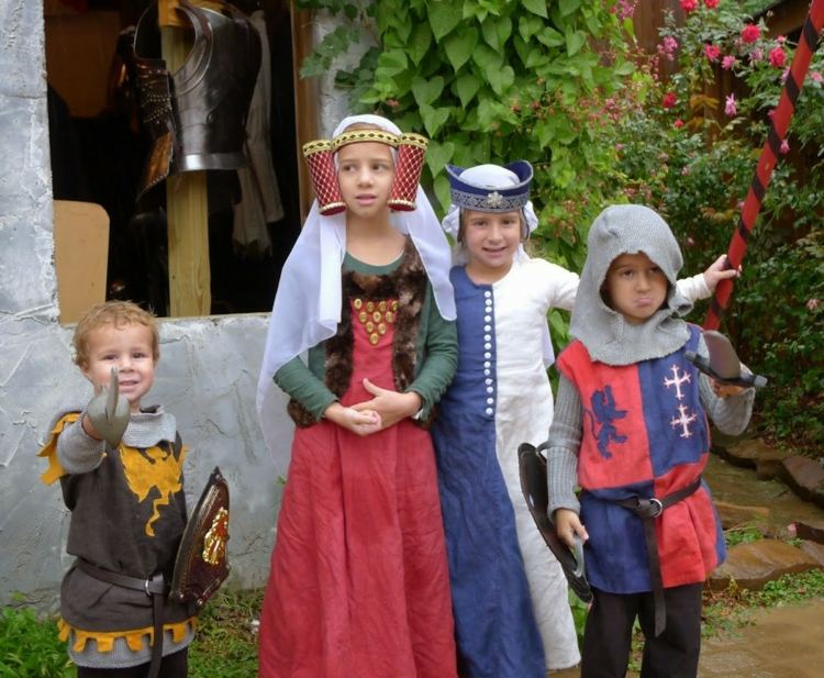 Mardi Gras kostymer riddare småbarn prinsessor flickor medeltida tema