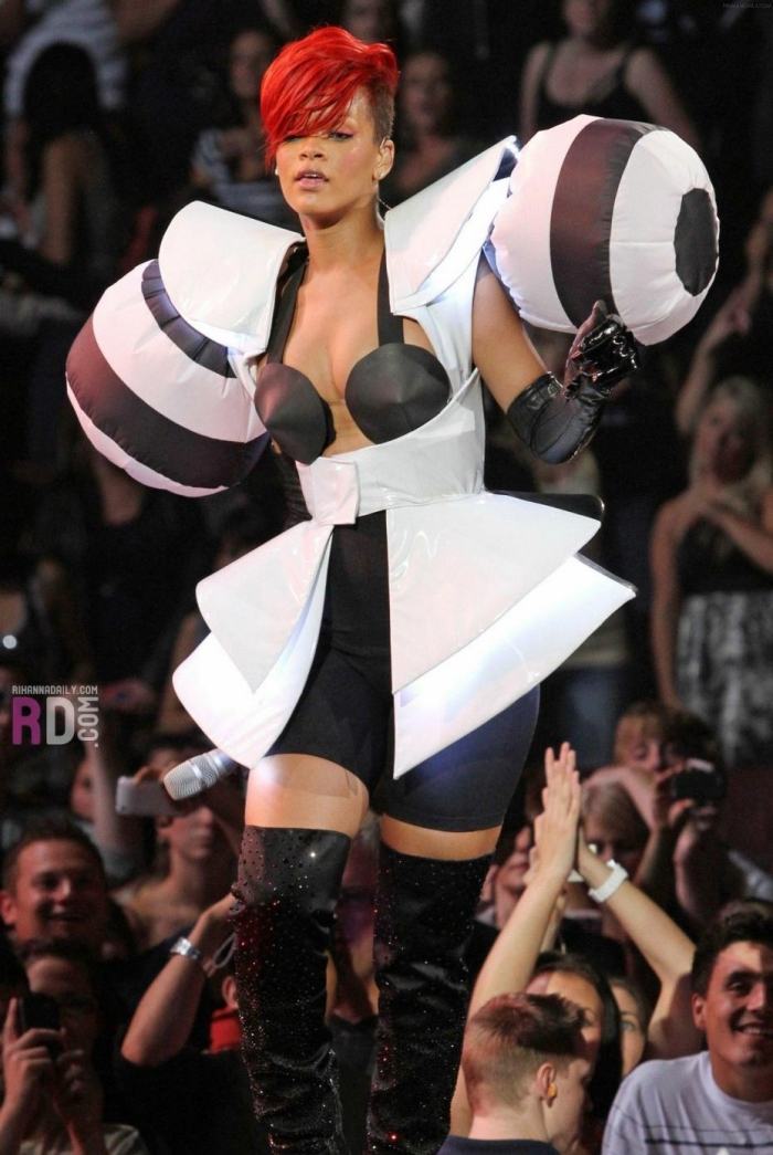 Mardi Gras-kostymer-för-kvinnor-Rihanna-scen-outfit-uppblåsbar-svart-vit