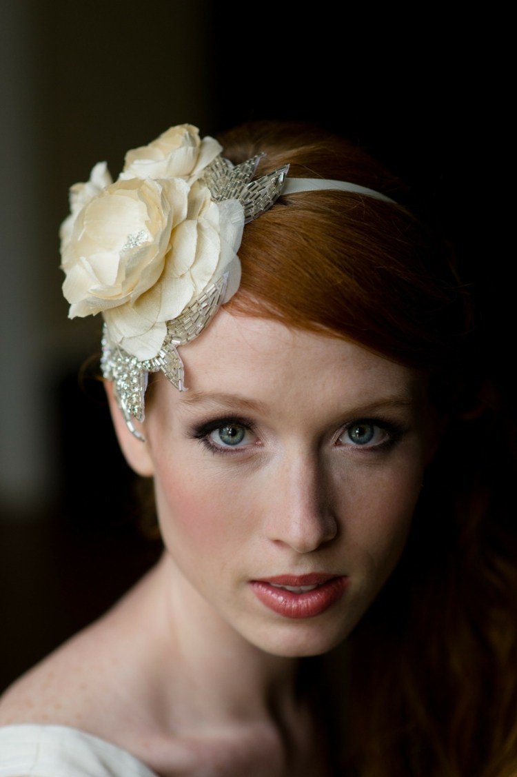 fascinator-bröllop-pion-look-vintage-hårband-rött-hår
