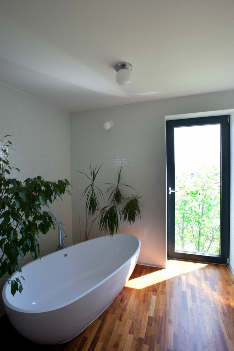 fasad-design-badrum-modern-badkar-oval-fristående