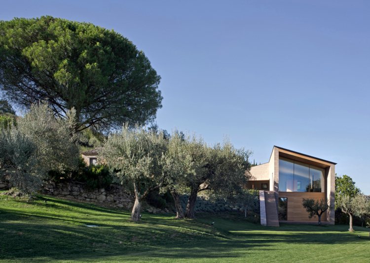 fasadplattor sandsten fritidshus italien modern arkitektur
