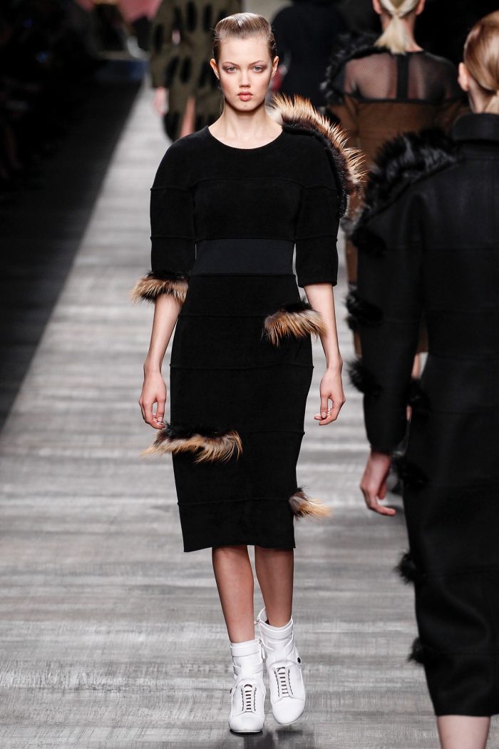 Fendi Fashion Fall 2014 svart klänning i päls