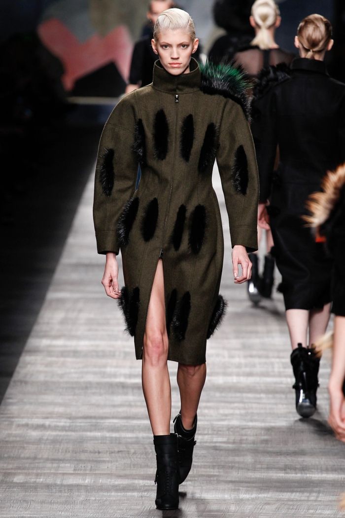 fendi-mode-höst-2014-knälång-klänning-dragkedja