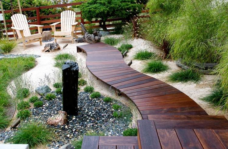 feng-shui-trädgård-design-trä-gångväg-fontän-grus säng