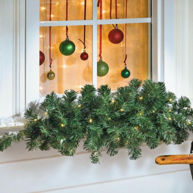 fönster dekoration tinker jul inspiration julgran bollar tannengruen