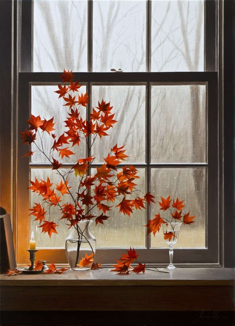fönster-dekoration-höst-japansk-lönn-kvistar-röda-blad-glas-vas-fönsterbrädan
