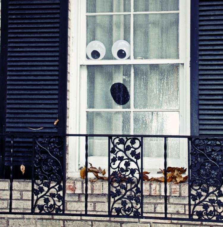 fönster-dekoration-halloween-fönster-bilder-gör-dig-spök-ögon-mun