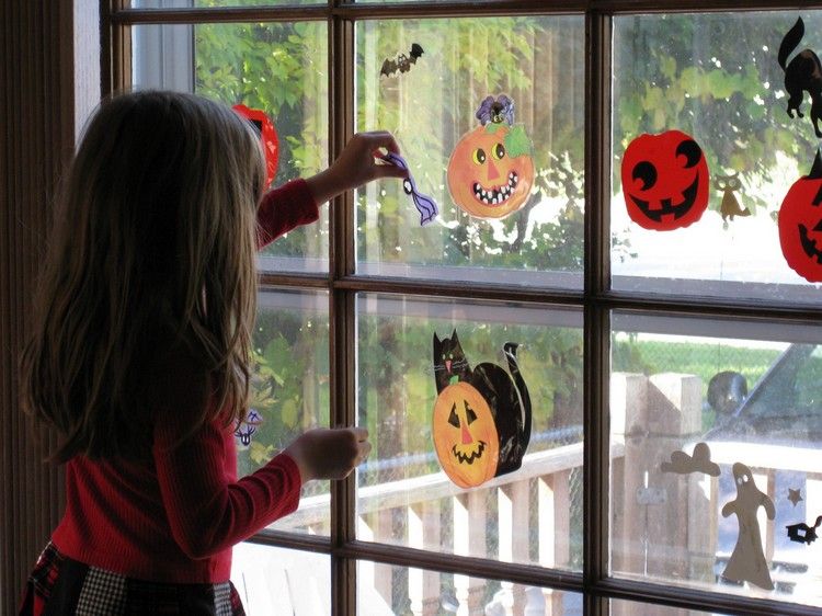 fönster-dekoration-halloween-fönster-bilder-färgglada-klistermärken