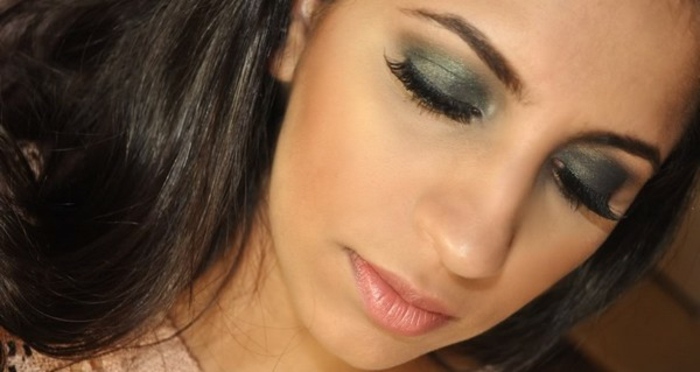 Smoky eyes make-up