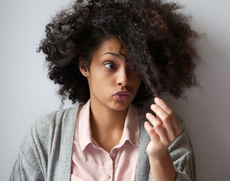 Krusigt hår behöver mer fukt och intensivvård