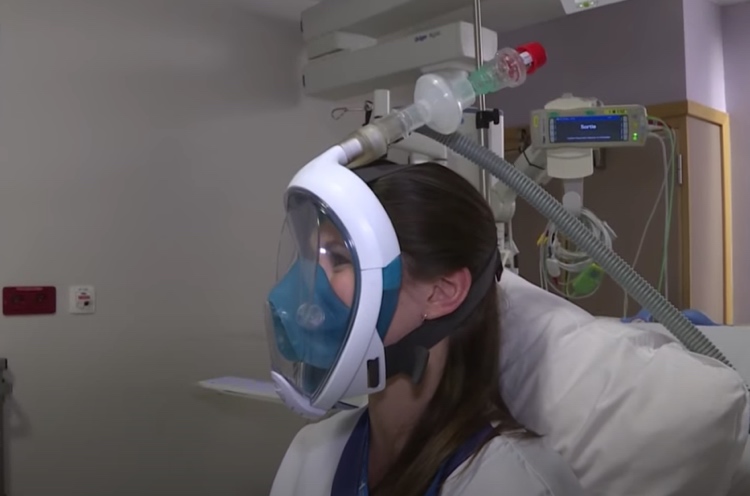 Ventilator för Covid-19-patienter gjorda av snorkelmask