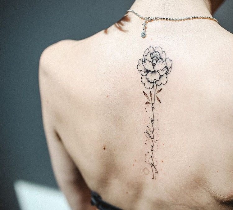 Tillbaka tatueringsidéer för kvinnor Fineline tatueringspriser