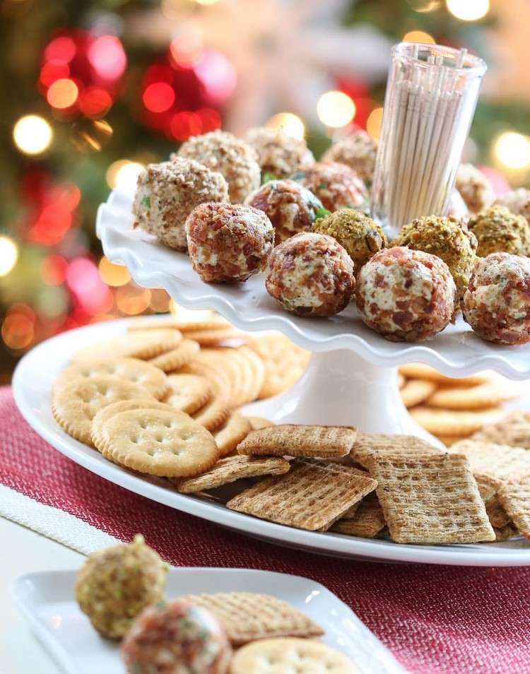 Cream cheese balls serverar fingermat till jul