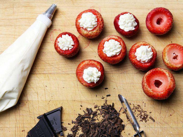 fingermat-vegetariskt-tillagning-ostkaka-fyllda-jordgubbar