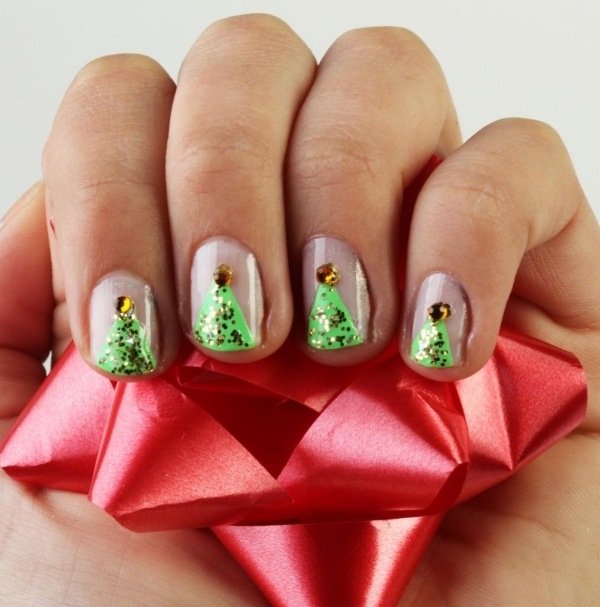 Naglar-design-vinter-jul-inlägg-matchande-nagellack-grönt