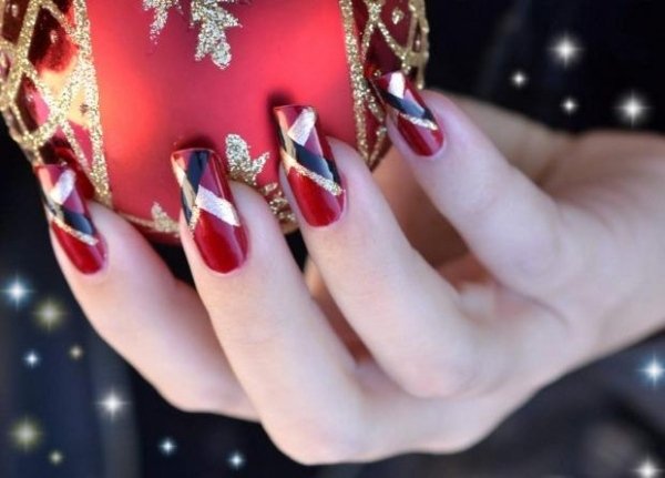 Fingernails-Design-Christmas-Glitter-Bordeaux-Metallic-Stamping