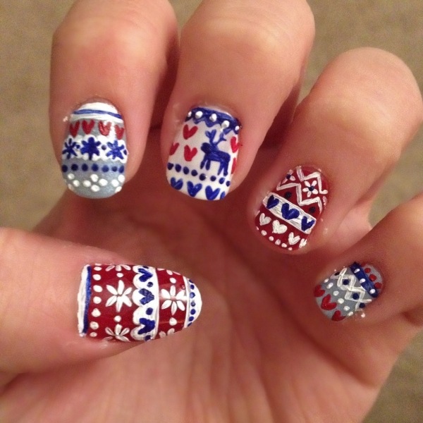 Nail-art-idéer-snöflinga-motiv-vinter-med-airbrush-diy