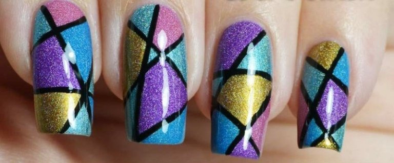 naglar design geometriska mönster idé glitter nagellack