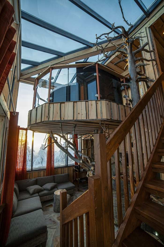 finland semester med safari svit vardagsrum sovrum trappor trä